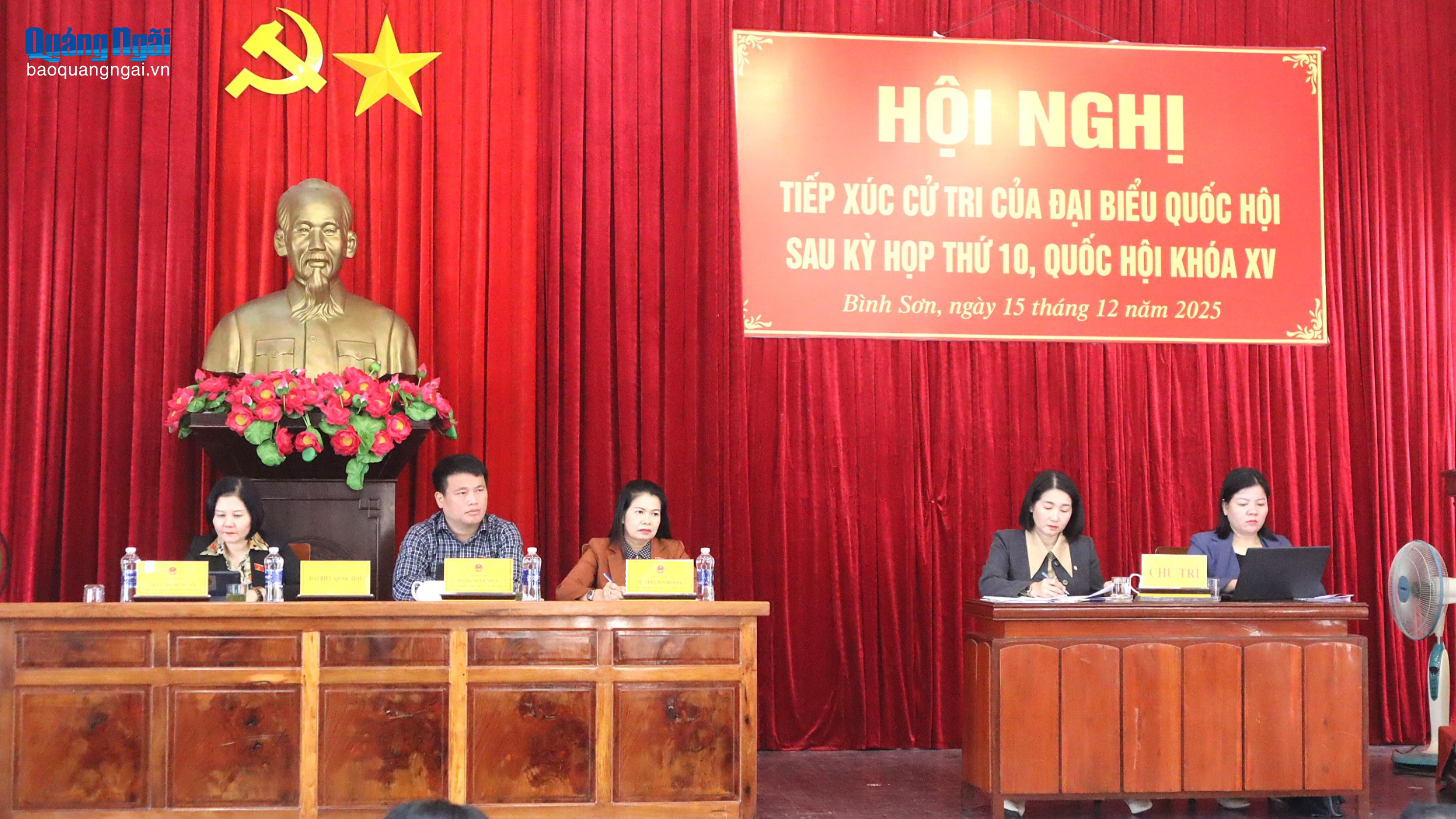 Đoàn đại biểu Quốc hội tỉnh tiếp xúc cử tri xã Bình Sơn