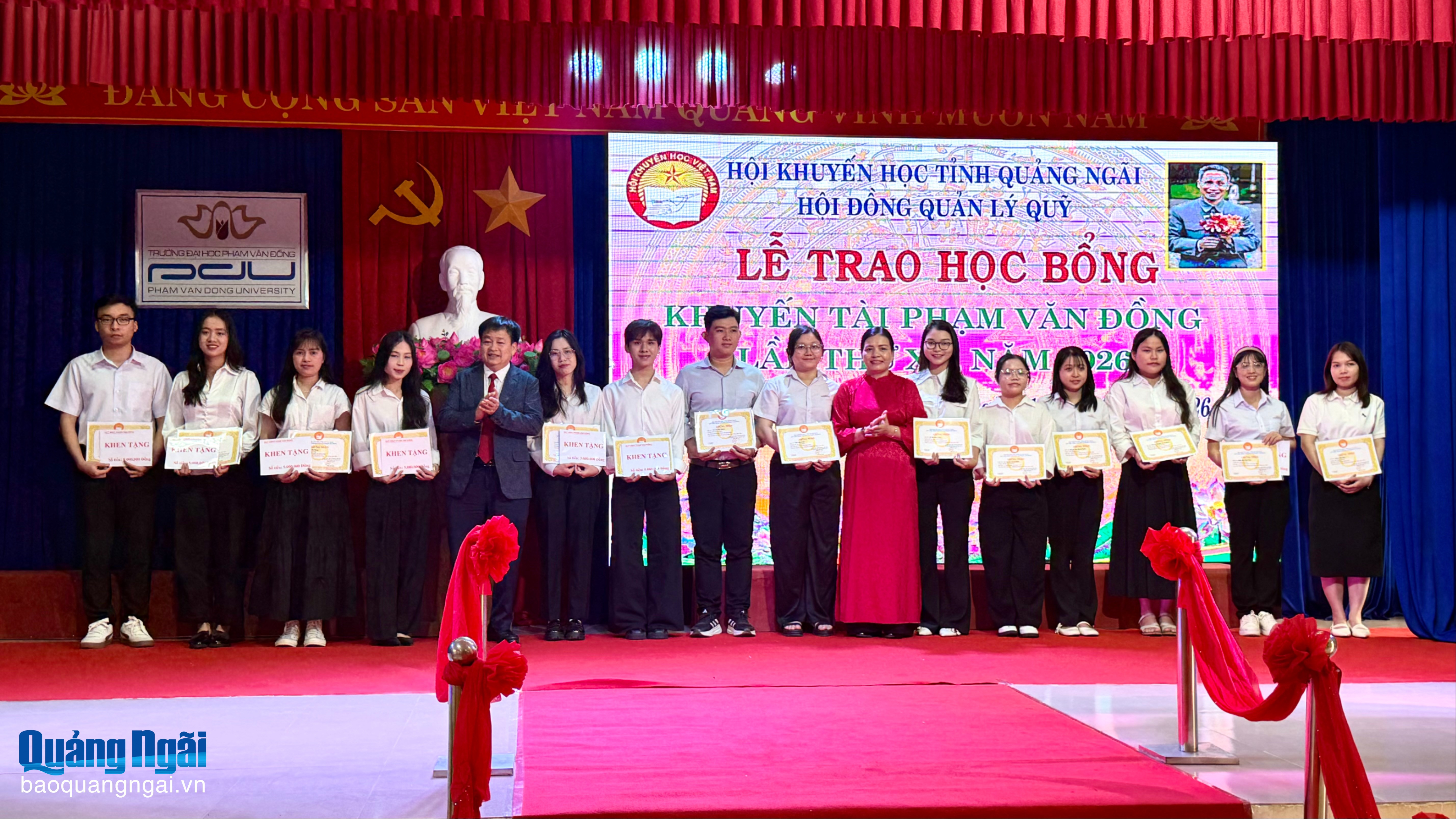 Trao 165 suất Học bổng khuyến tài Phạm Văn Đồng