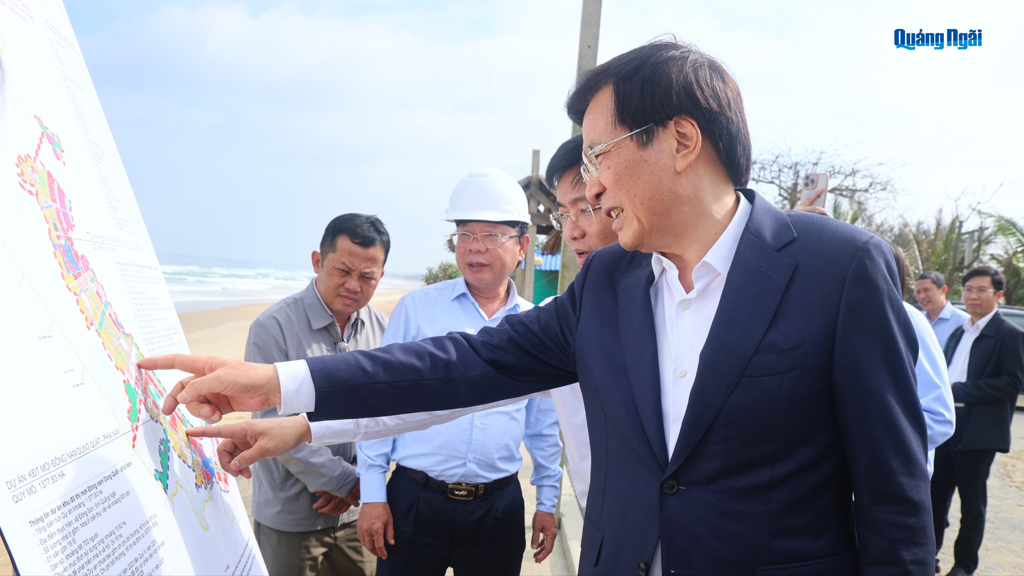 Bộ trưởng, Chủ nhiệm Văn phòng Chính phủ Trần Văn Sơn khảo sát dự án khu đô thị tại Quảng Ngãi