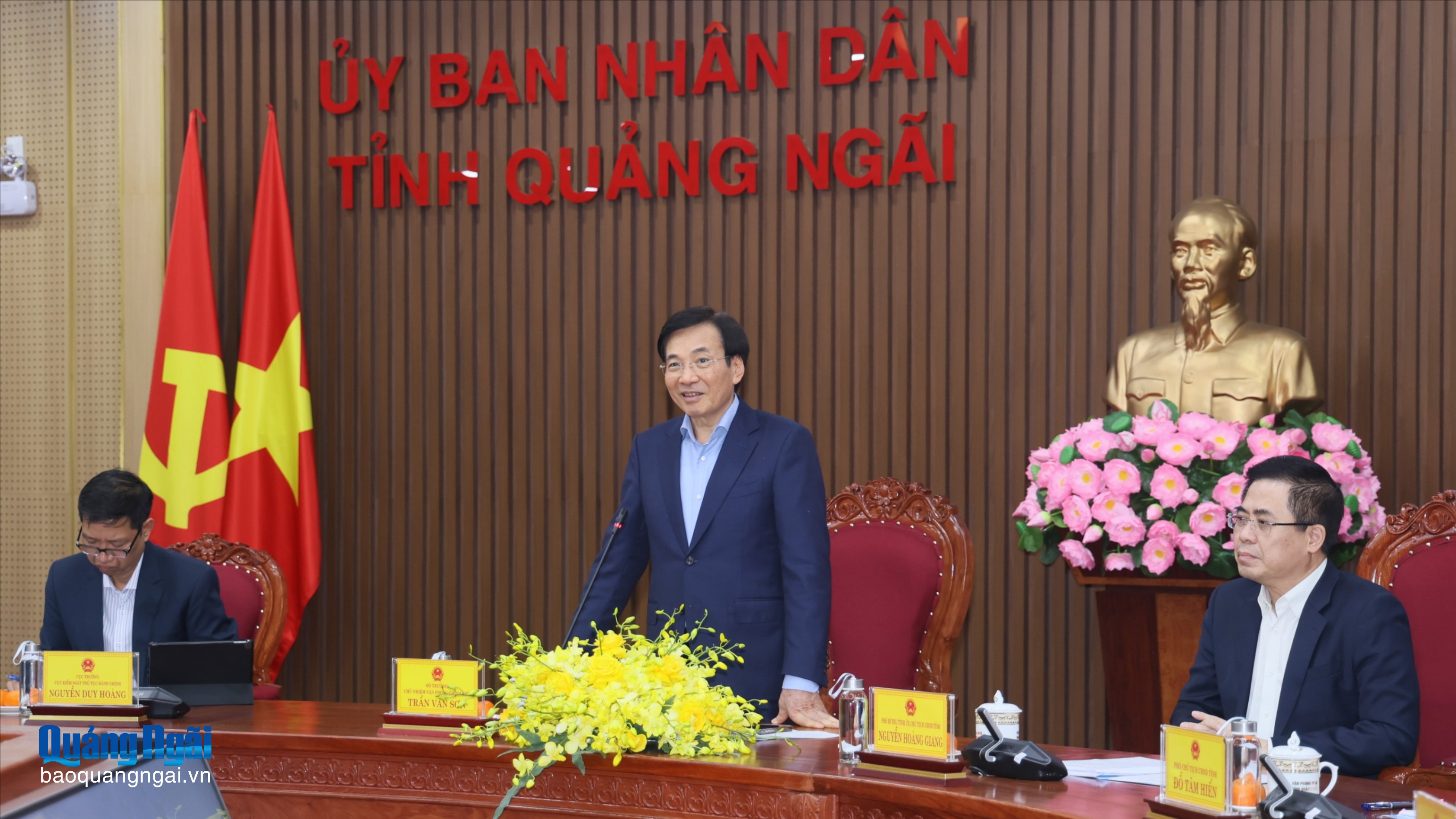 Đẩy mạnh cải cách, nâng cao chất lượng phục vụ người dân và doanh nghiệp