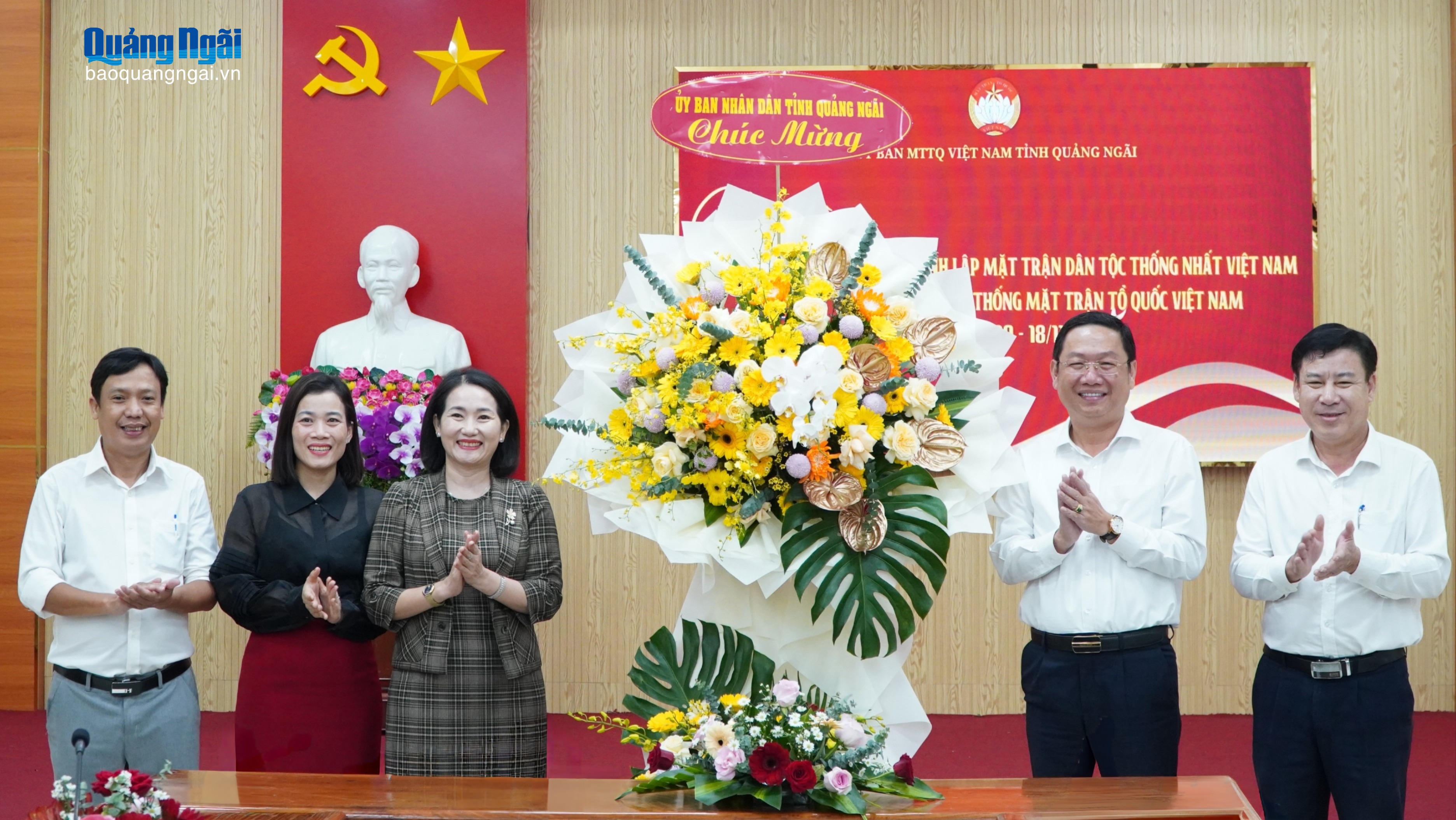 Lãnh đạo tỉnh chúc mừng Ủy ban Mặt trận Tổ quốc Việt Nam tỉnh