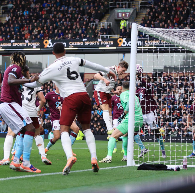 Trận Đấu Hấp Dẫn Crystal Palace Tiếp Đón Arsenal Trên Sân Nhà - Cuộc So Găng Đầy Kịch Tính & Chiến Thuật Chiến Đấu