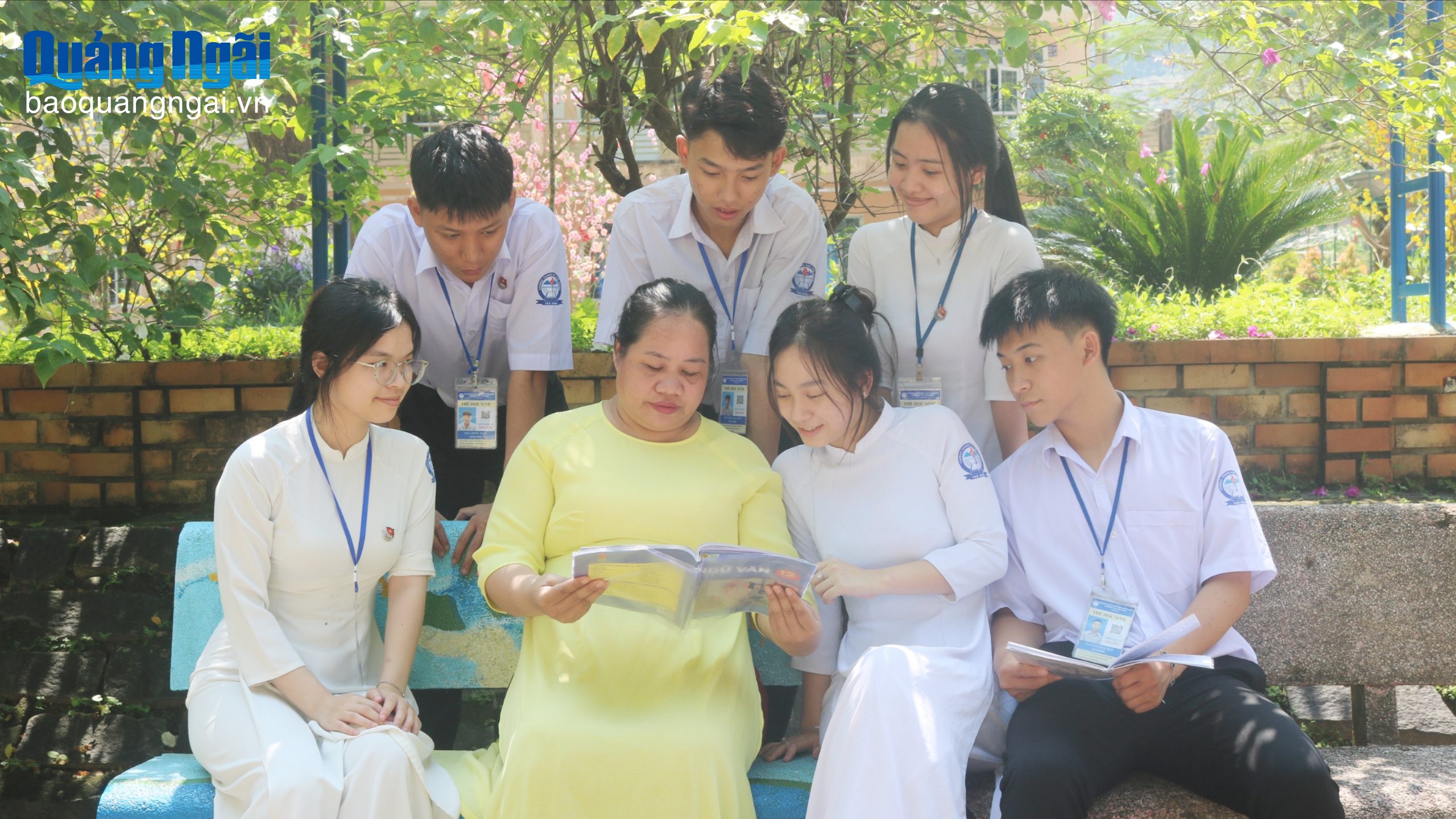 Cô giáo người Cor khơi dậy khát vọng