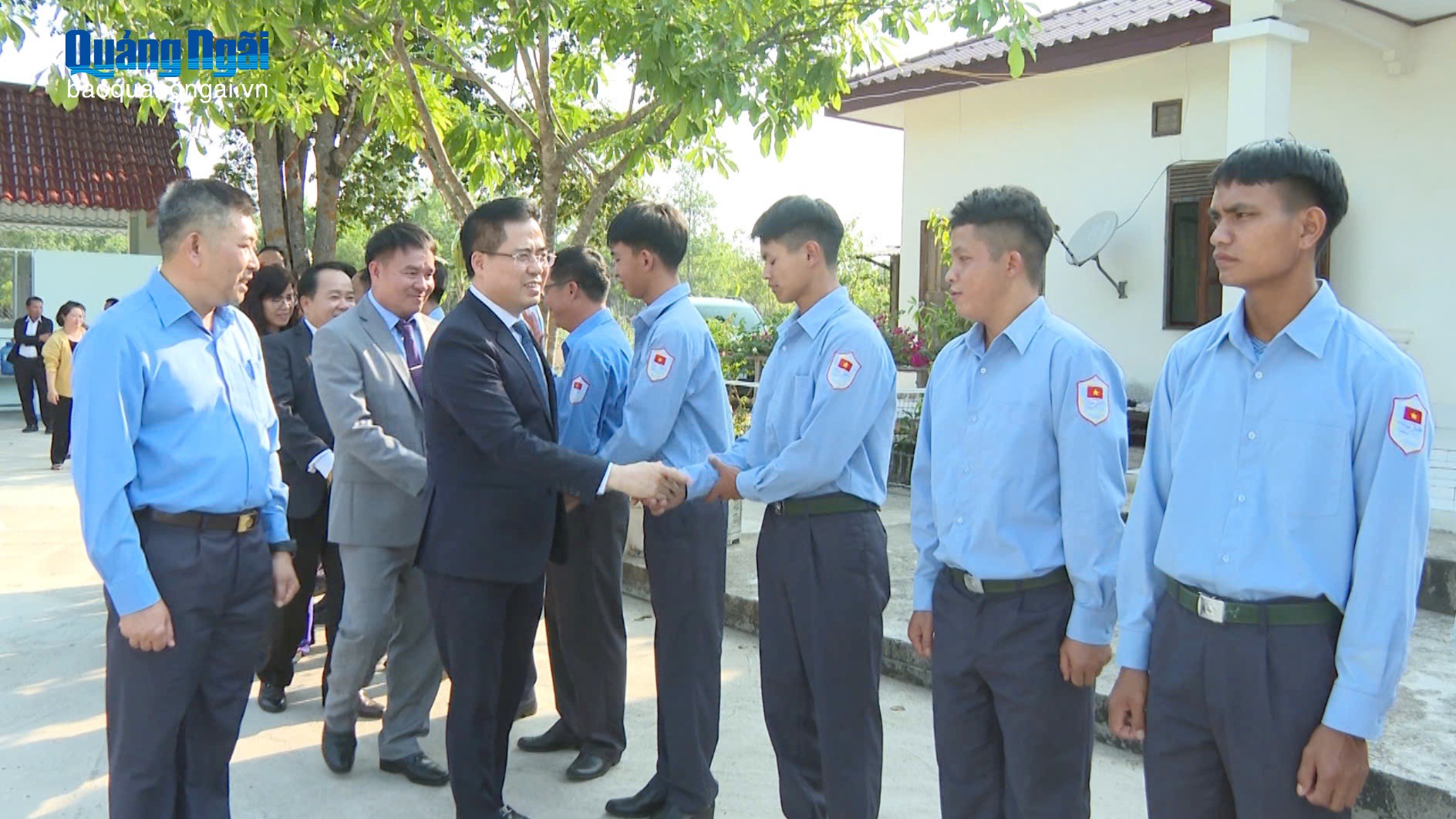 Chủ tịch UBND tỉnh Nguyễn Hoàng Giang thăm, động viên Đội K53 làm nhiệm vụ tại Lào