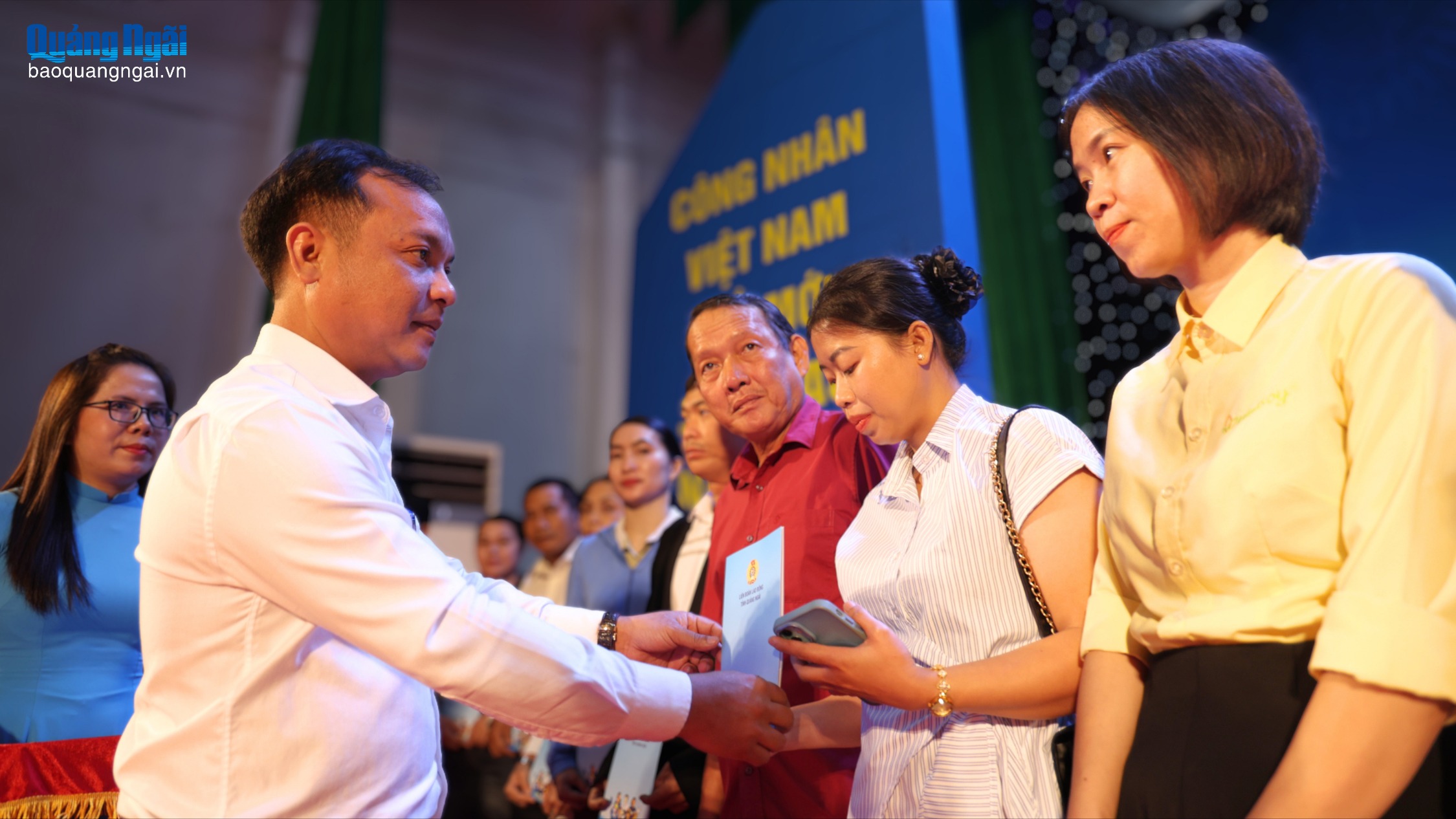 Quan tâm chăm lo đời sống người lao động