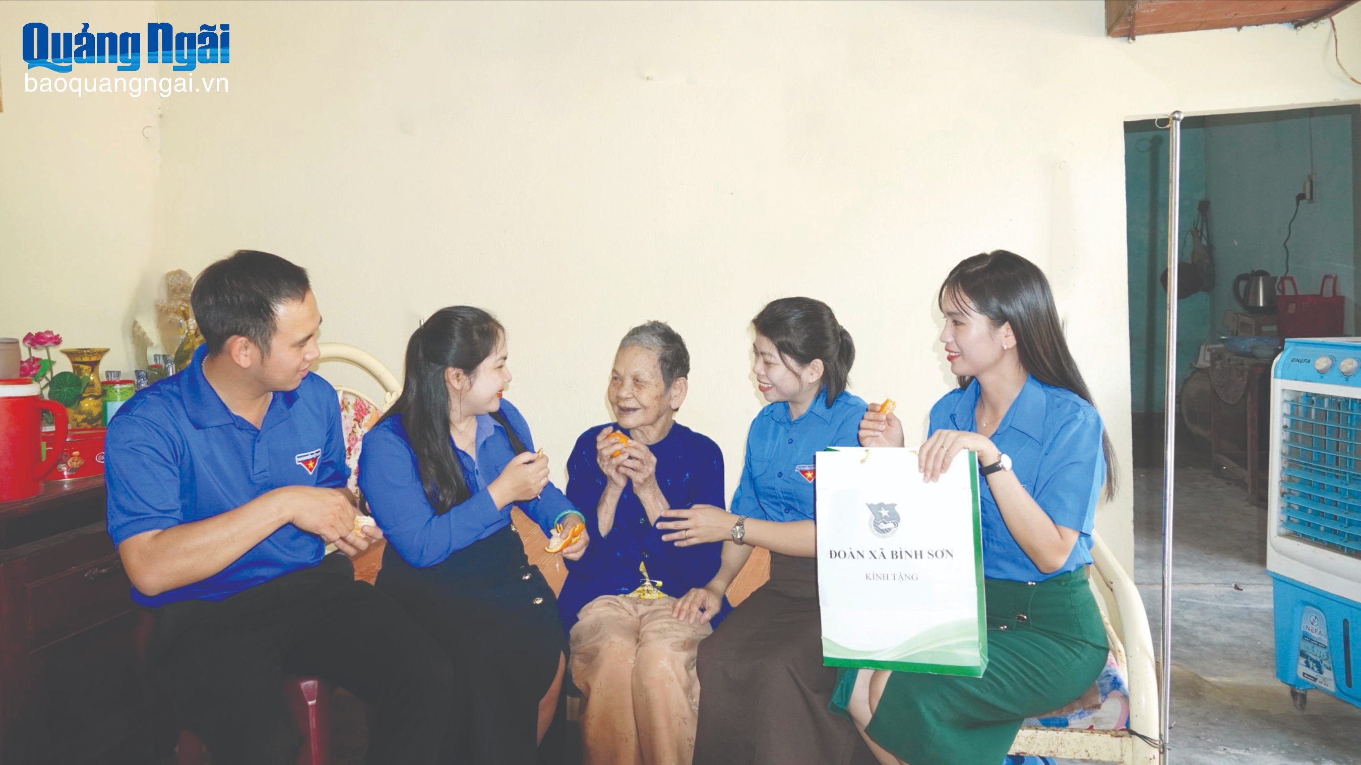 Tình mẹ tựa biển khơi