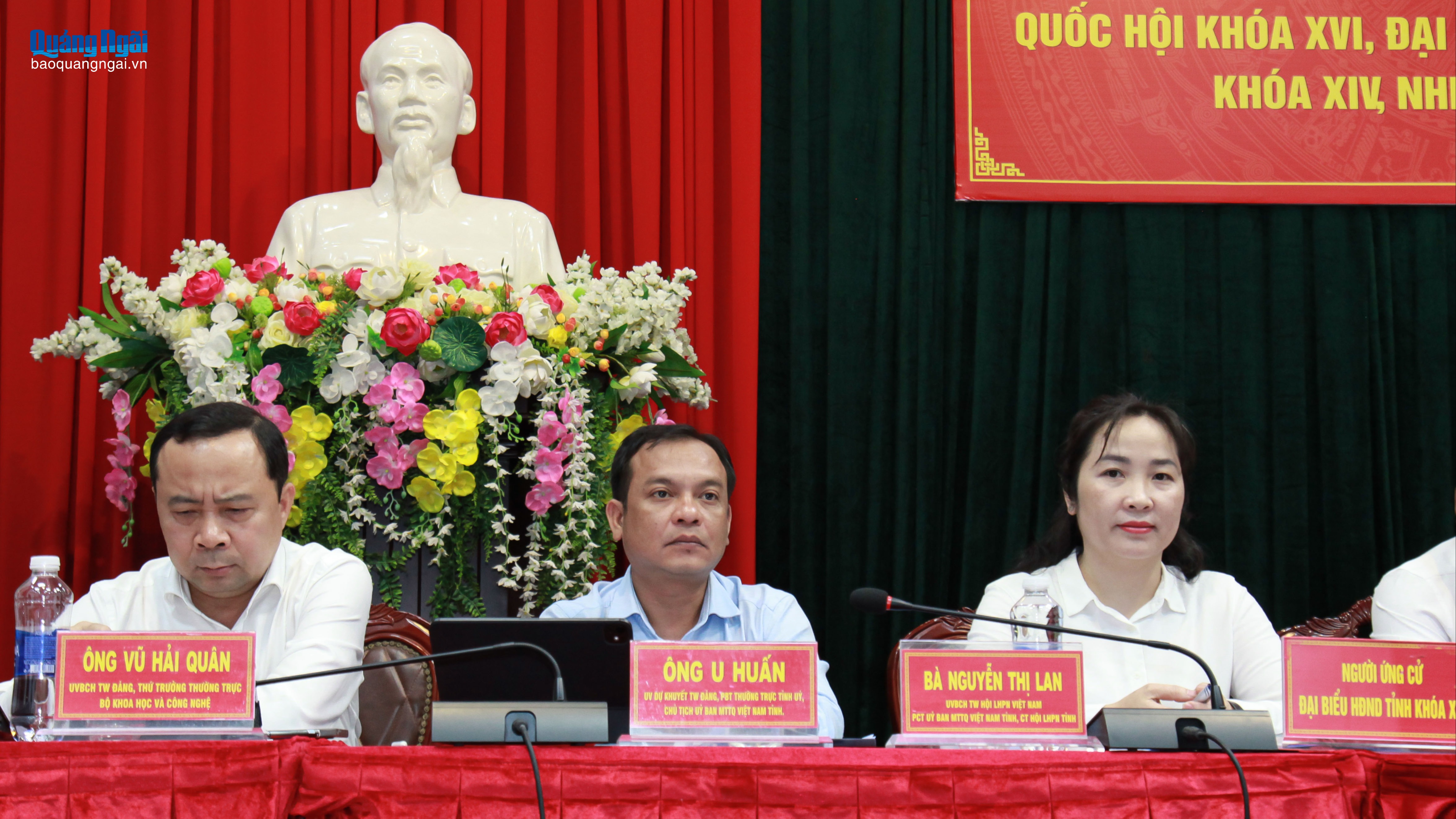 Hội nghị tiếp xúc cử tri với người ứng cử đại biểu Quốc hội và đại biểu HĐND tỉnh tại xã Đăk Hà