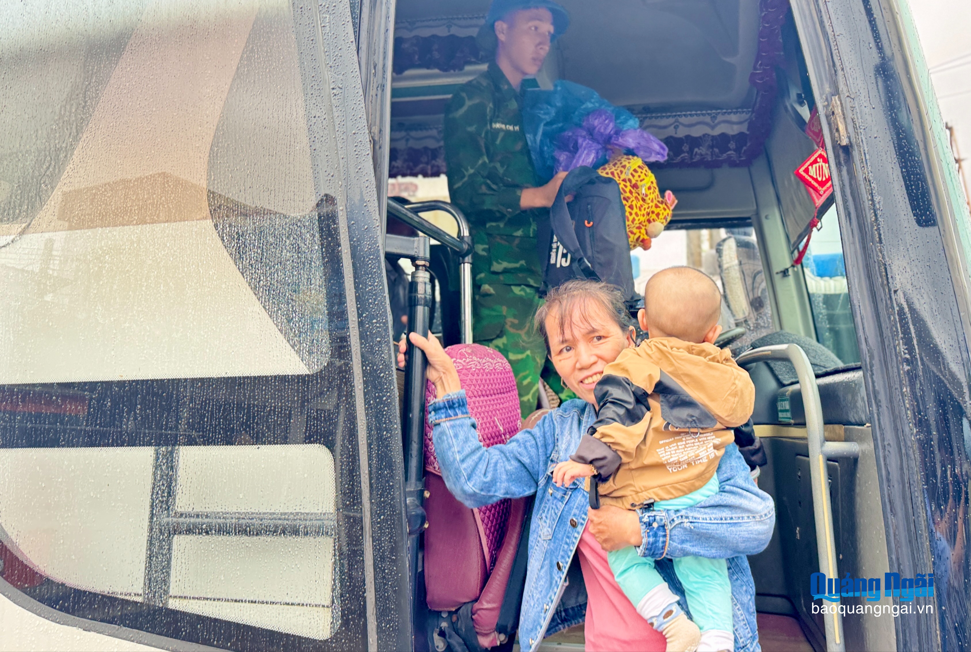 Tinh thần đoàn kết, chủ động của người dân Vạn Tường góp phần bảo đảm an toàn tính mạng và tài sản trong bão số 13.