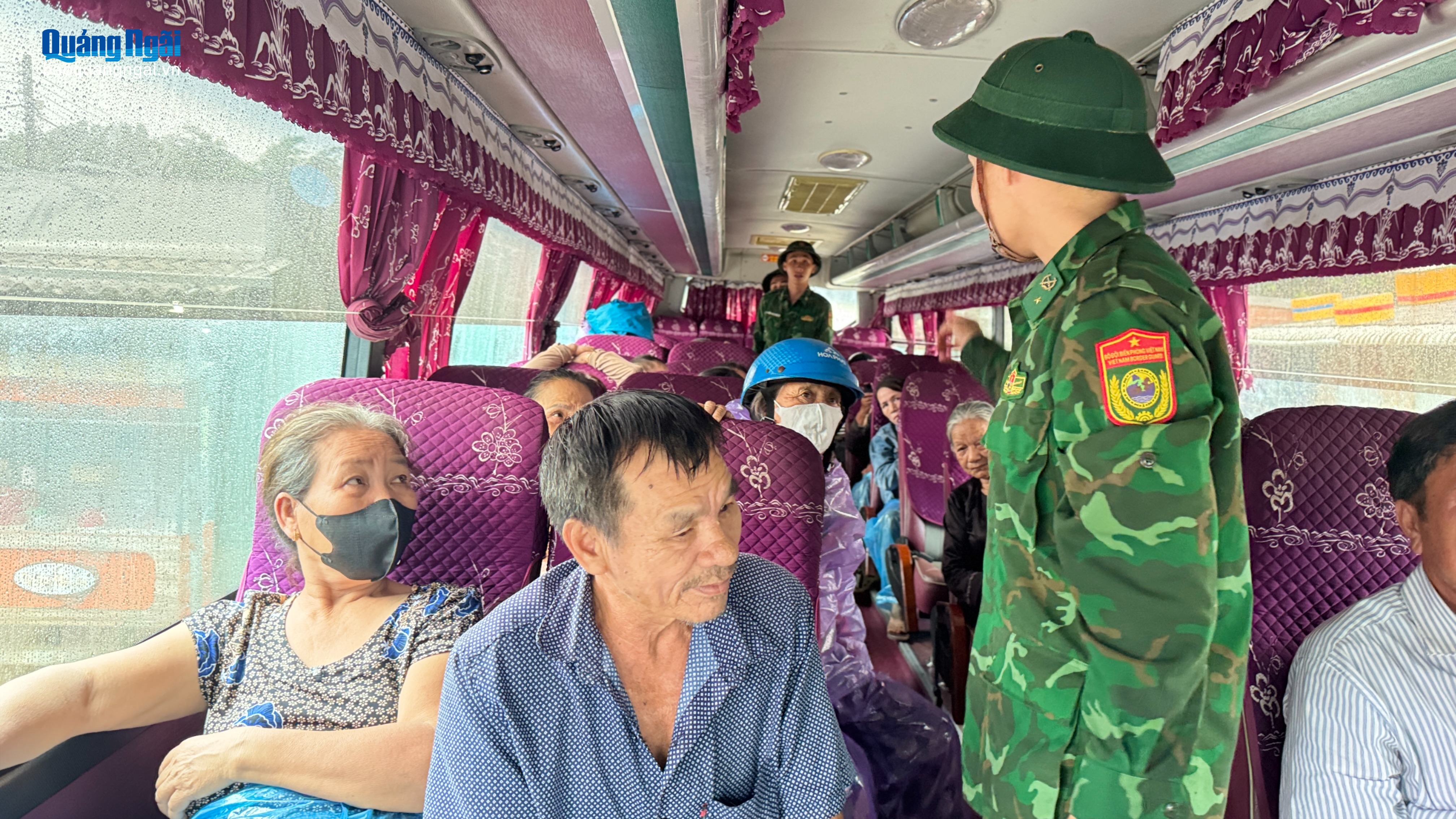 Sự phối hợp nhịp nhàng giữa chính quyền và người dân giúp công tác di dời diễn ra nhanh chóng