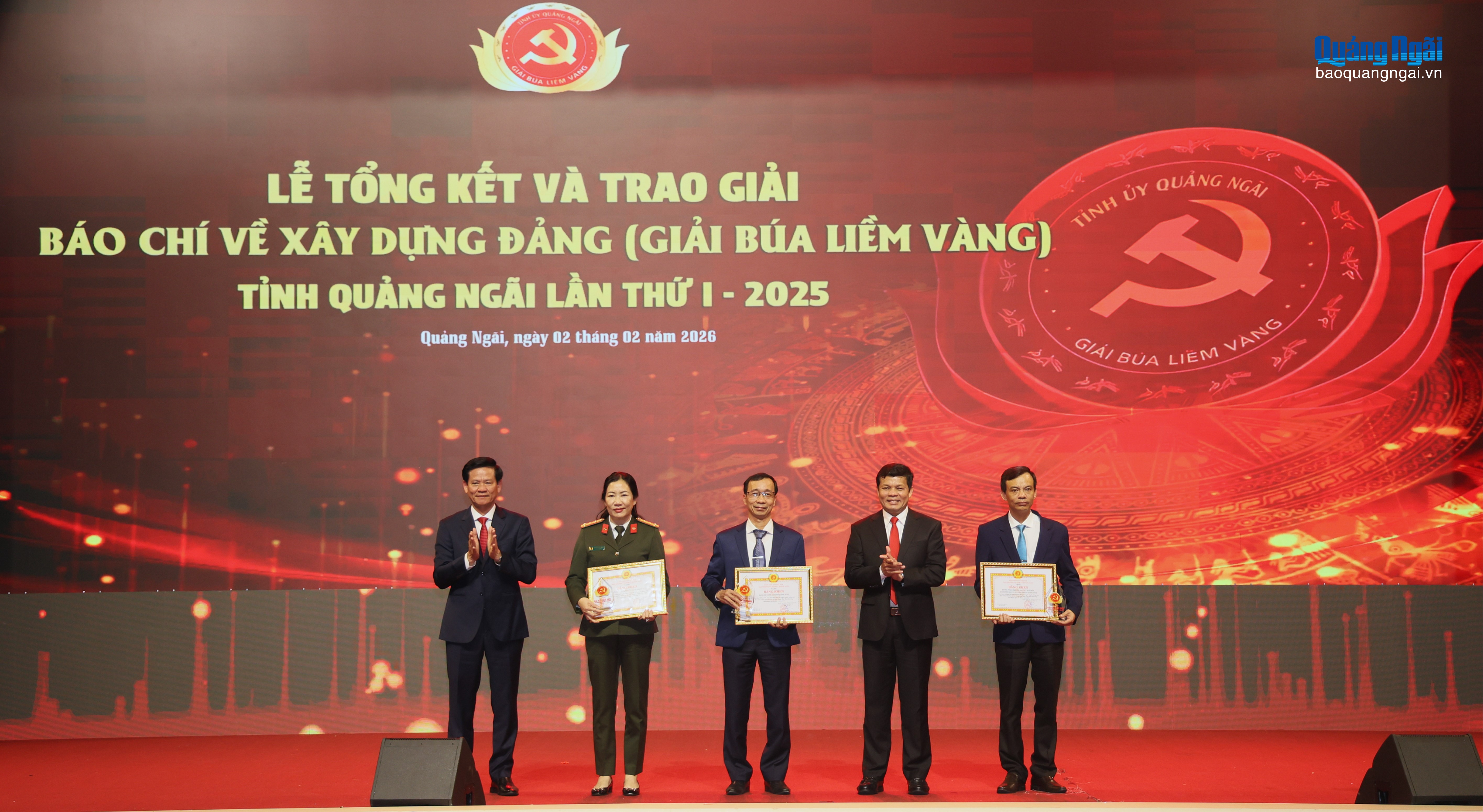 Ban Thường vụ Tỉnh ủy trao Bằng khen cho các cơ quan, đơn vị có đóng góp nổi bật trong công tác thông tin, tuyên truyền và tham mưu tổ chức thành công Giải Búa liềm vàng tỉnh Quảng Ngãi lần thứ I – năm 2025.