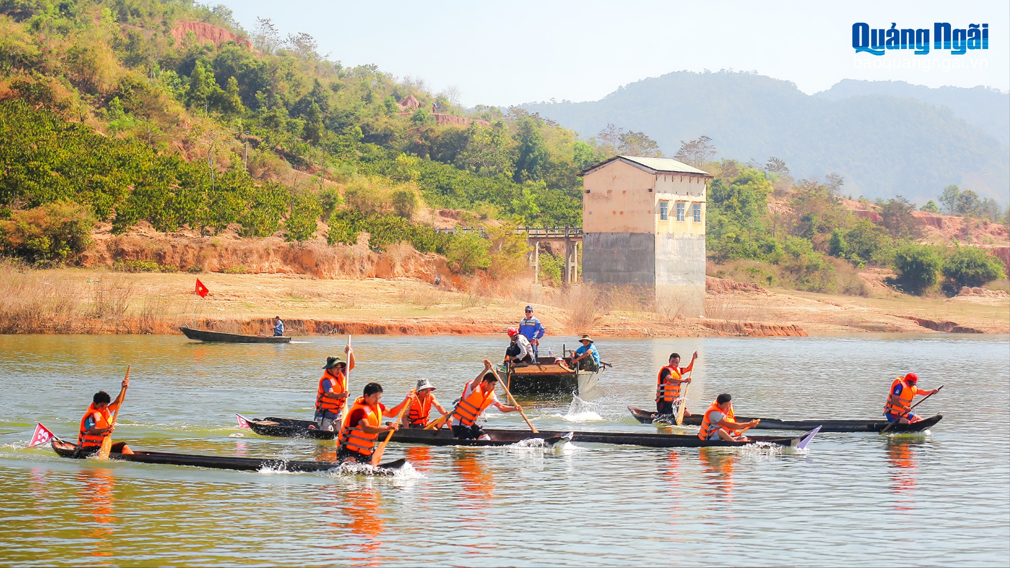 An cư bên đập Mùa Xuân