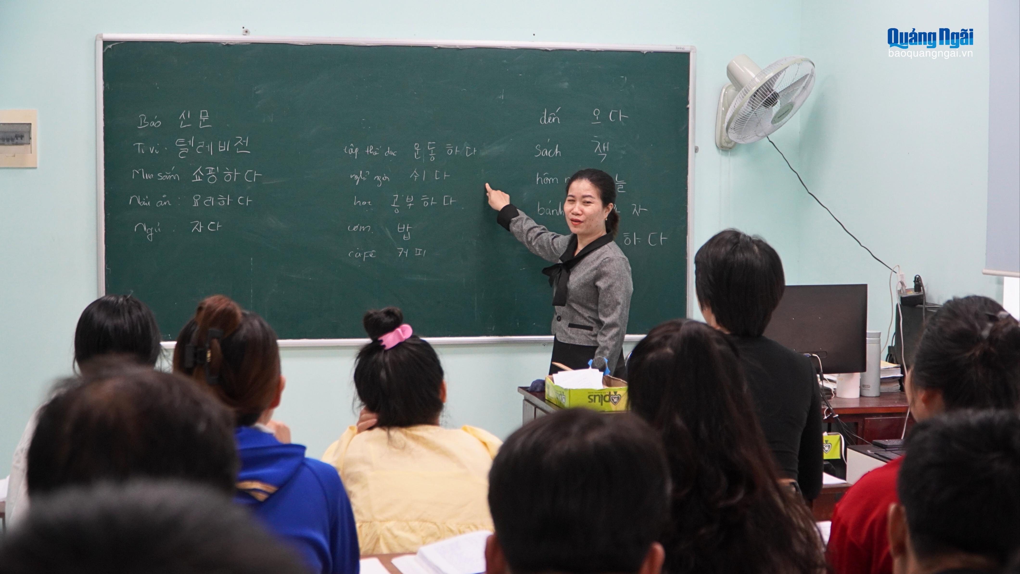 Đào tạo ngoại ngữ, nâng cao chất lượng lao động quốc tế