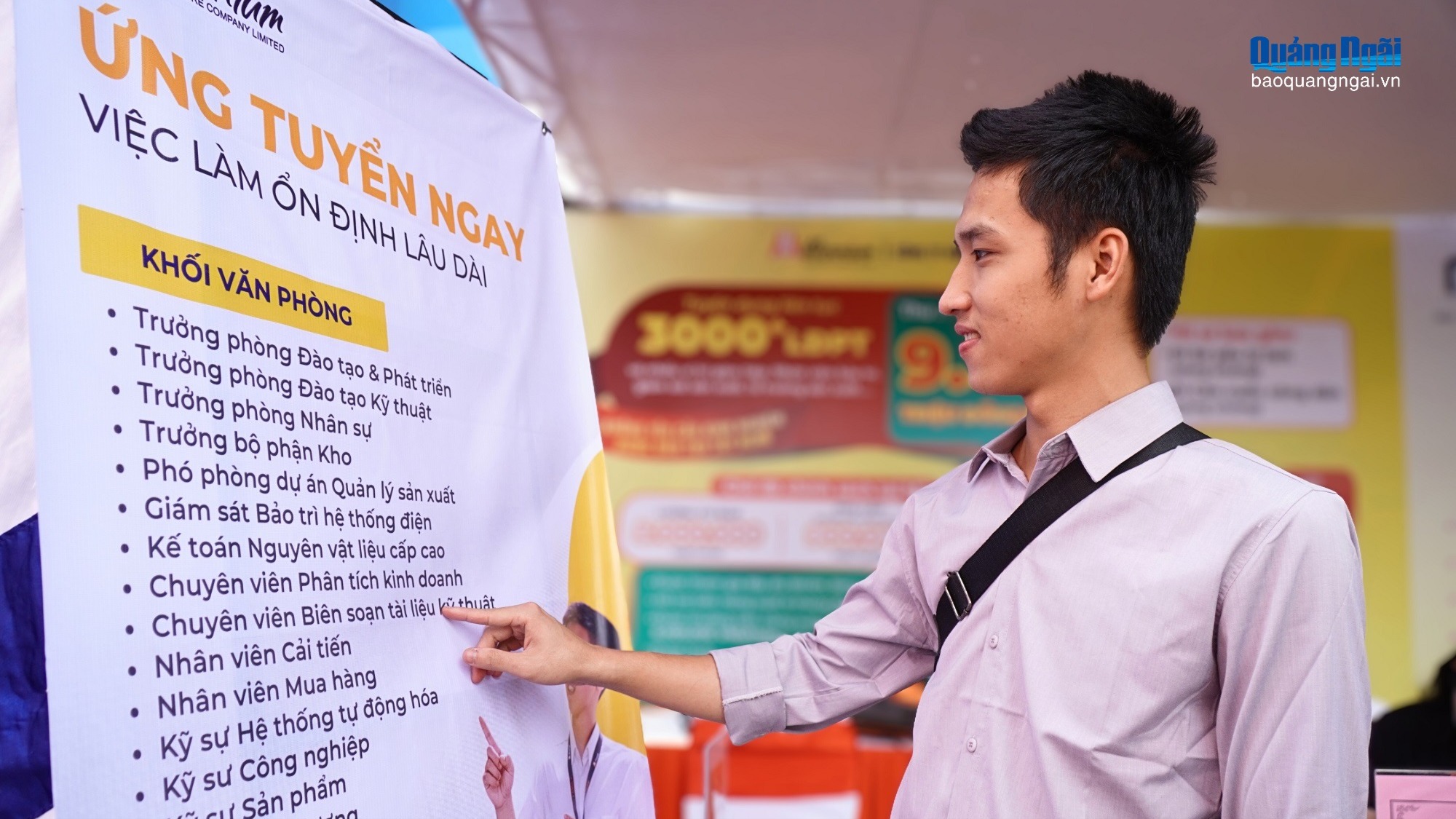 Người trẻ chọn nghề từ ngày hội việc làm