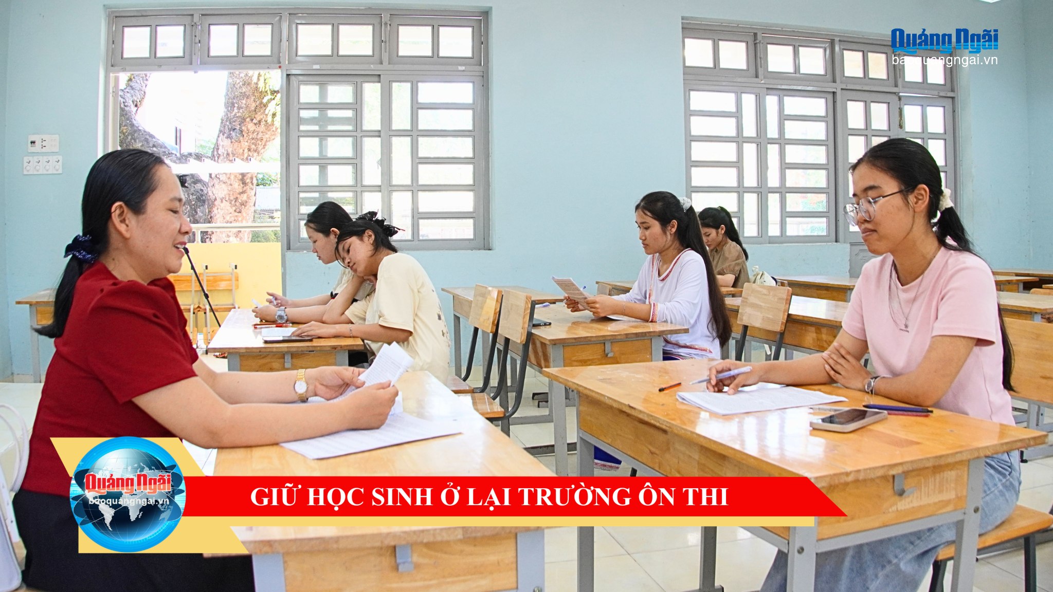 [Video]. Giữ học sinh ở lại trường ôn thi