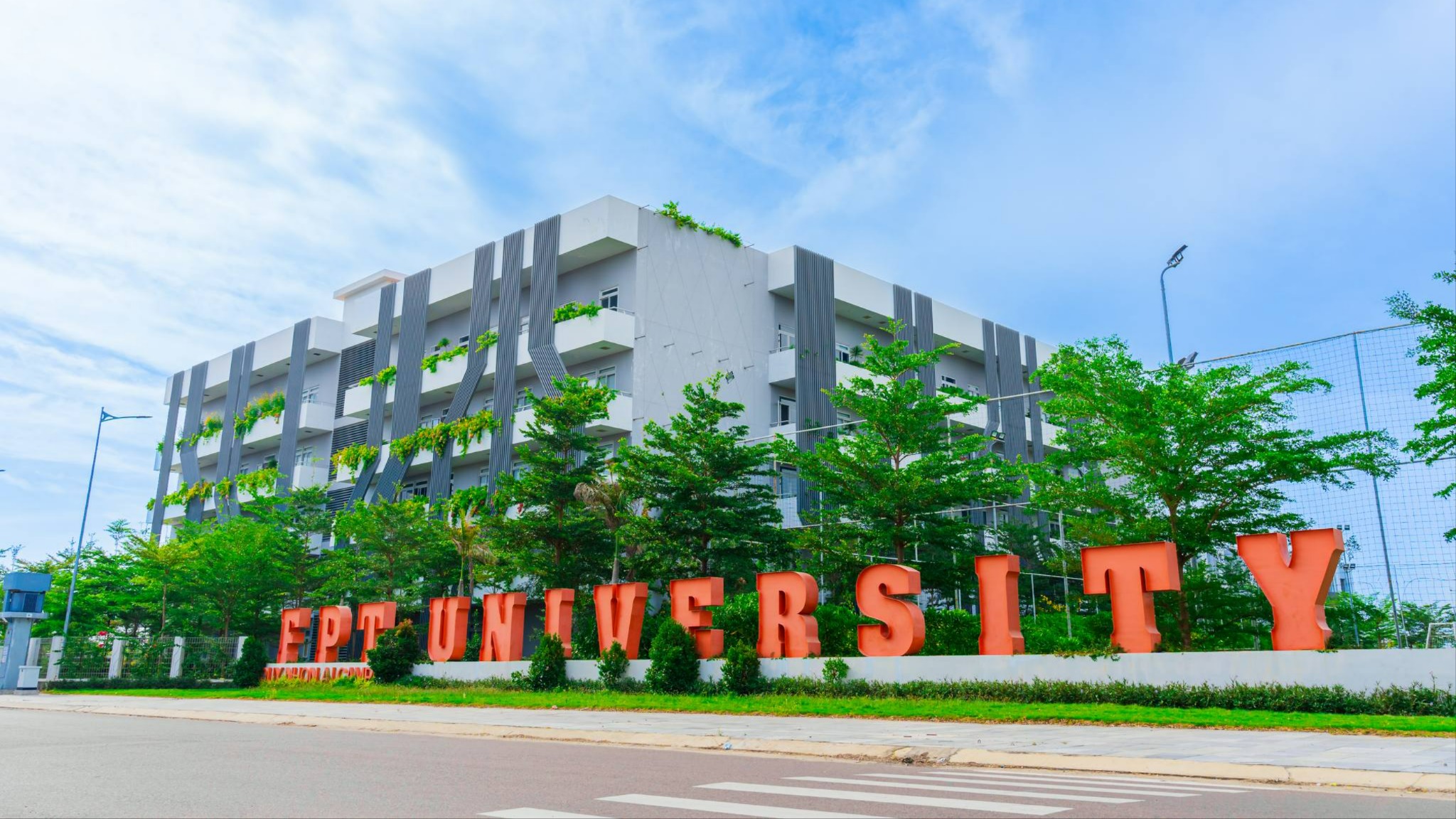 Trường Đại học FPT cơ sở Quy Nhơn mở rộng cơ hội học tập với chính sách học phí và học bổng quy mô lớn năm 2026