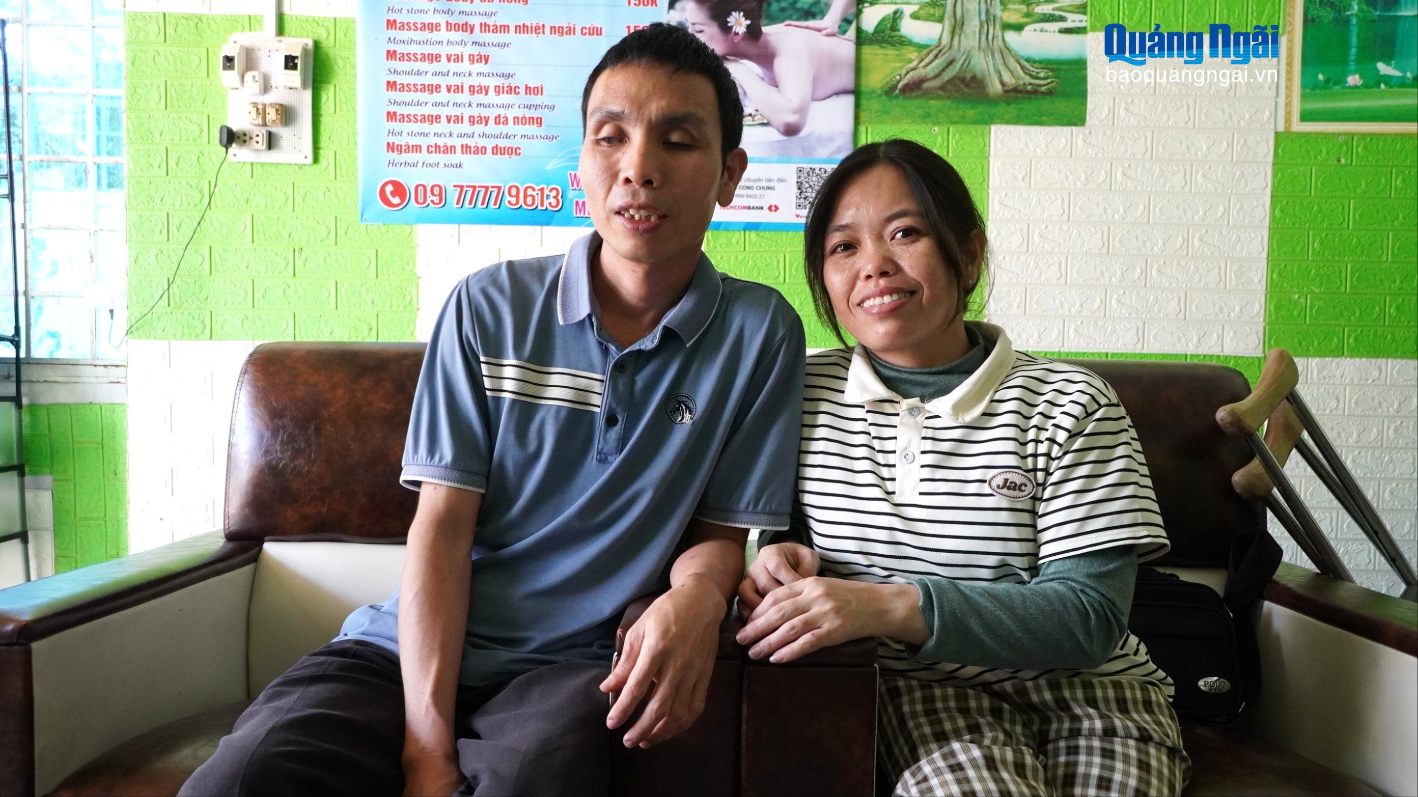 “Anh là đôi chân, em là đôi mắt”