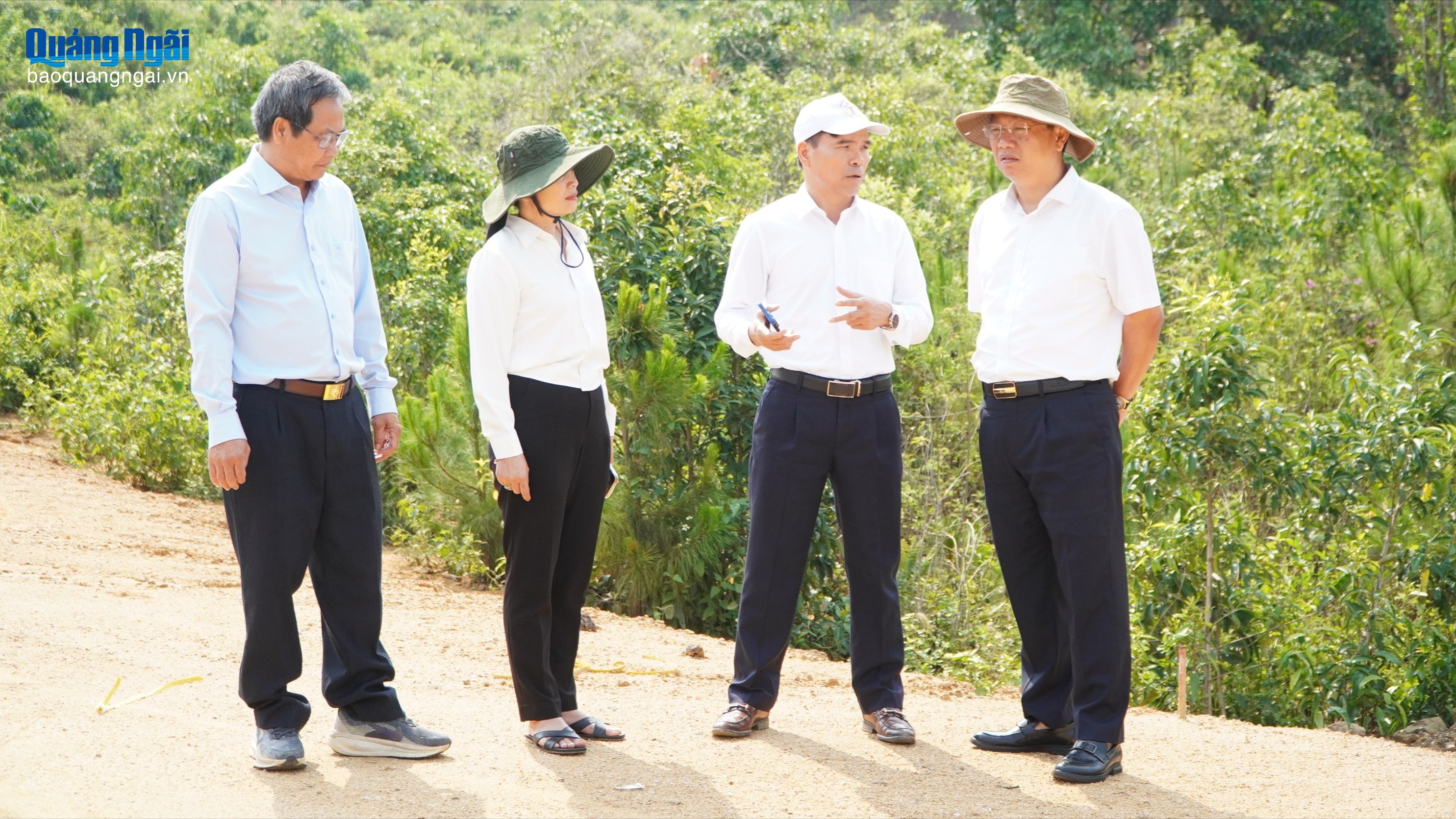 Phó Chủ tịch UBND tỉnh Nguyễn Công Hoàng kiểm tra tiến độ các công trình tại xã Đăk Pék