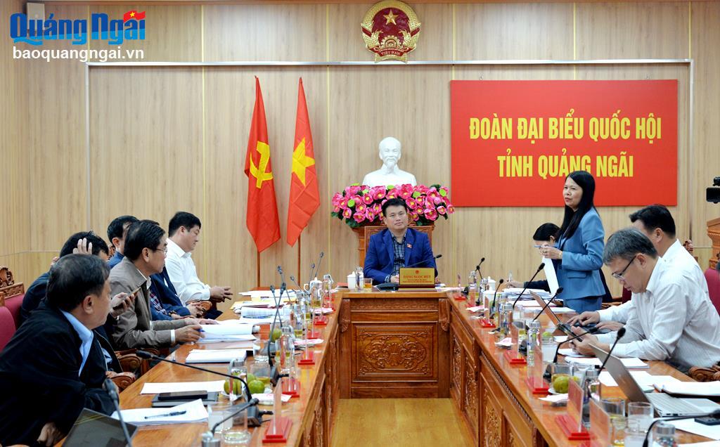 Quang cảnh buổi làm việc.