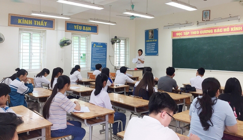 Việc tổ chức dạy thêm, học thêm phải bảo đảm lợi ích của học sinh.