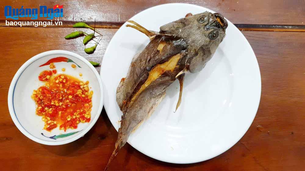 Món cá bùng binh nướng. 			
