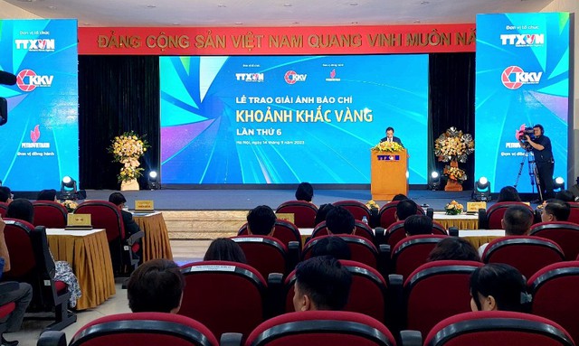 Lễ trao giải ảnh báo chí Khoảnh khắc vàng lần thứ 6 năm 2023 - Ảnh: VGP/Nguyễn Hoàng


