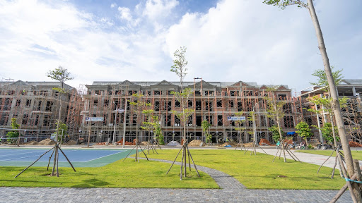Castia Palm là dự án shophouse cận lộ - cận biển hiếm hoi phía Đông Nam Đà Nẵng đang gấp rút hoàn thiện những bước cuối cùng.